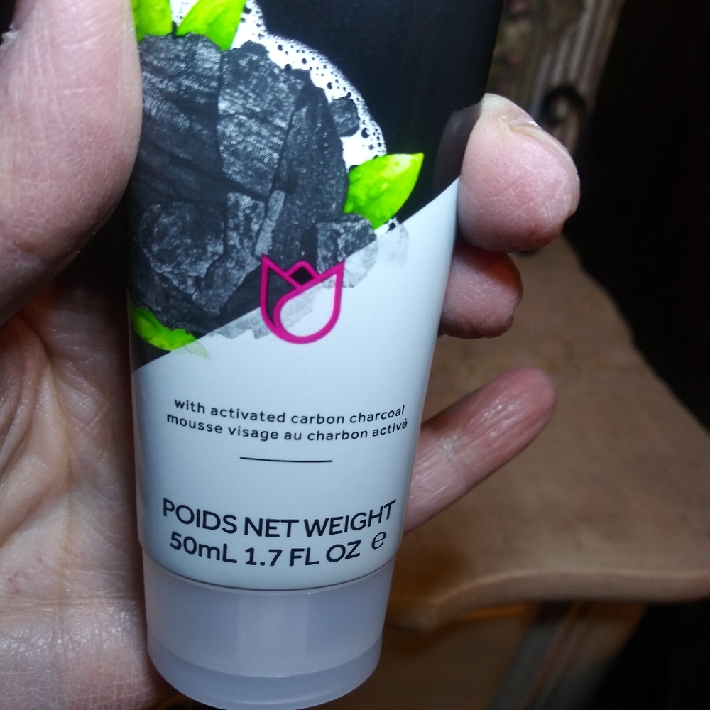 Set Of Three Ponds Pure Detox Facial Foam With Activated Carbon Carcoal - Picture 3 of 5